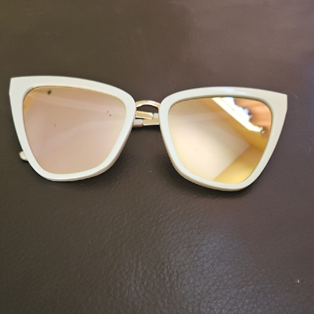 Quay Australia White Cat-Eye Sunglasses